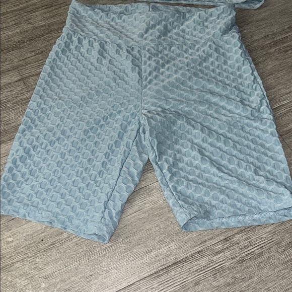 Light blue crop sweatshirt/shorts set - Picture 6 of 8